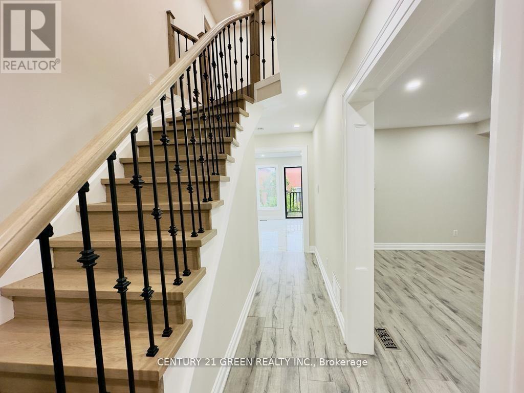 24 Sullivan Drive, Ajax, Ontario  L1T 3L3 - Photo 12 - E13595162