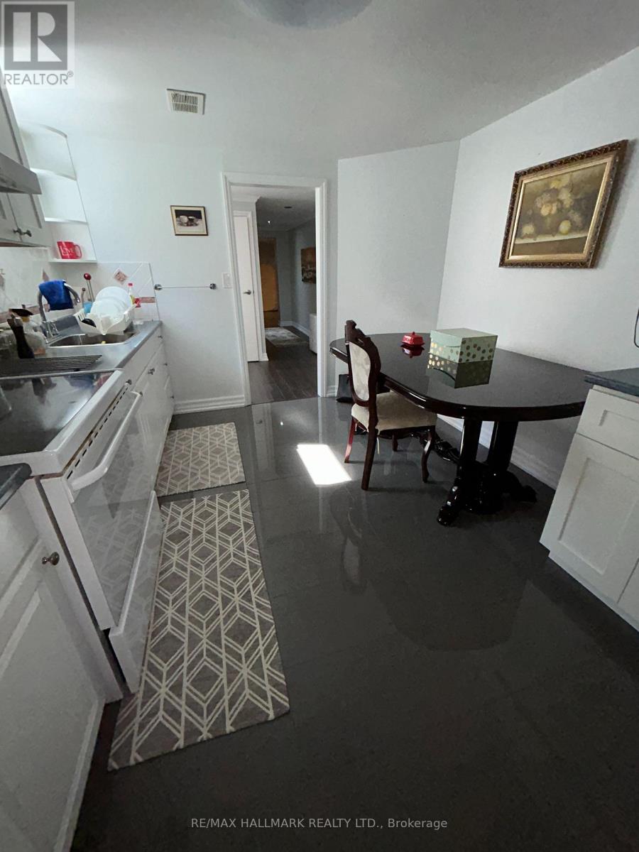 110 Trinnell Boulevard, Toronto, Ontario  M1L 1S7 - Photo 7 - E13595240