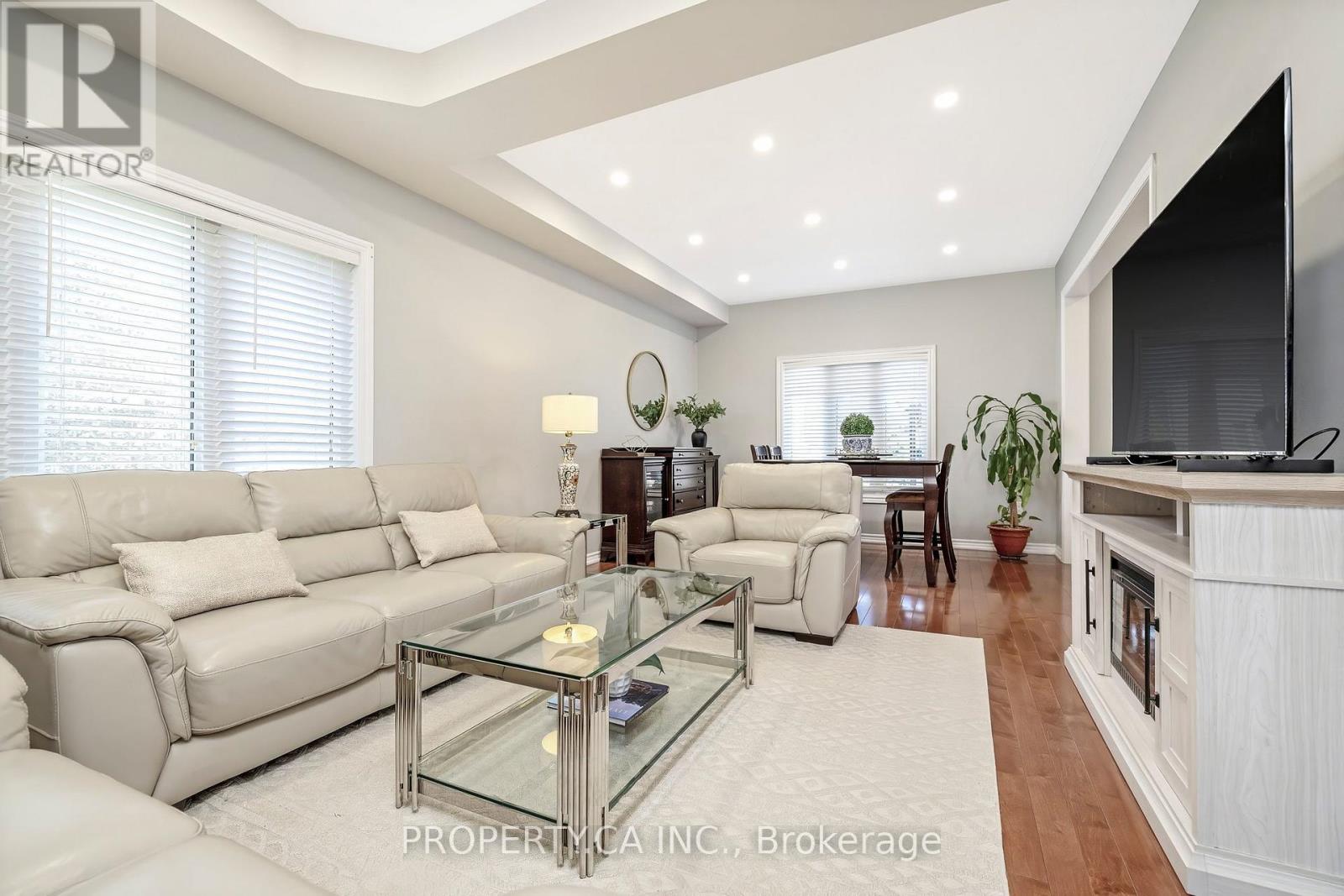 211 Mclaughlin Avenue, Milton, Ontario  L9T 7P4 - Photo 4 - W13064328