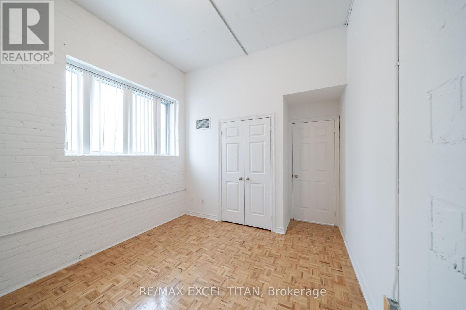 313 - 1401 Dupont Street, Toronto, Ontario  M6H 4J7 - Photo 3 - W13579652