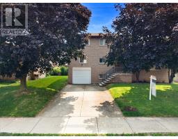 345 BERKINDALE DRIVE, Hamilton, Ontario