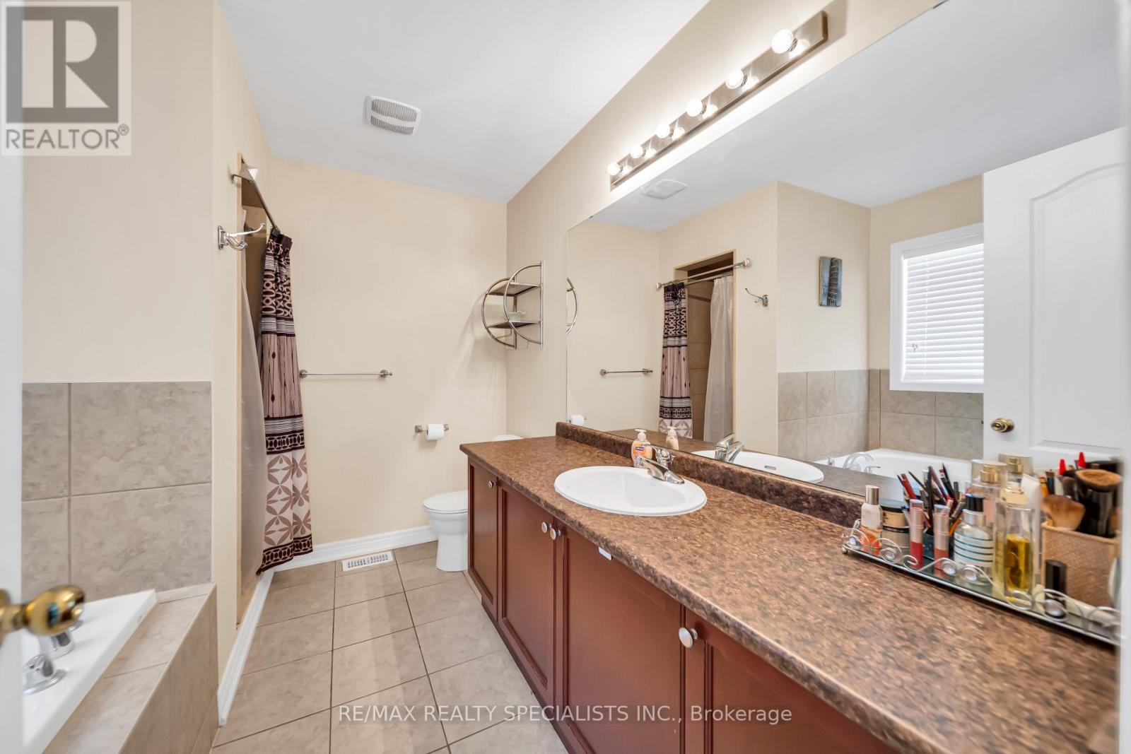 1328 Rolph Terrace, Milton, Ontario  L9T 7C8 - Photo 15 - W13595176