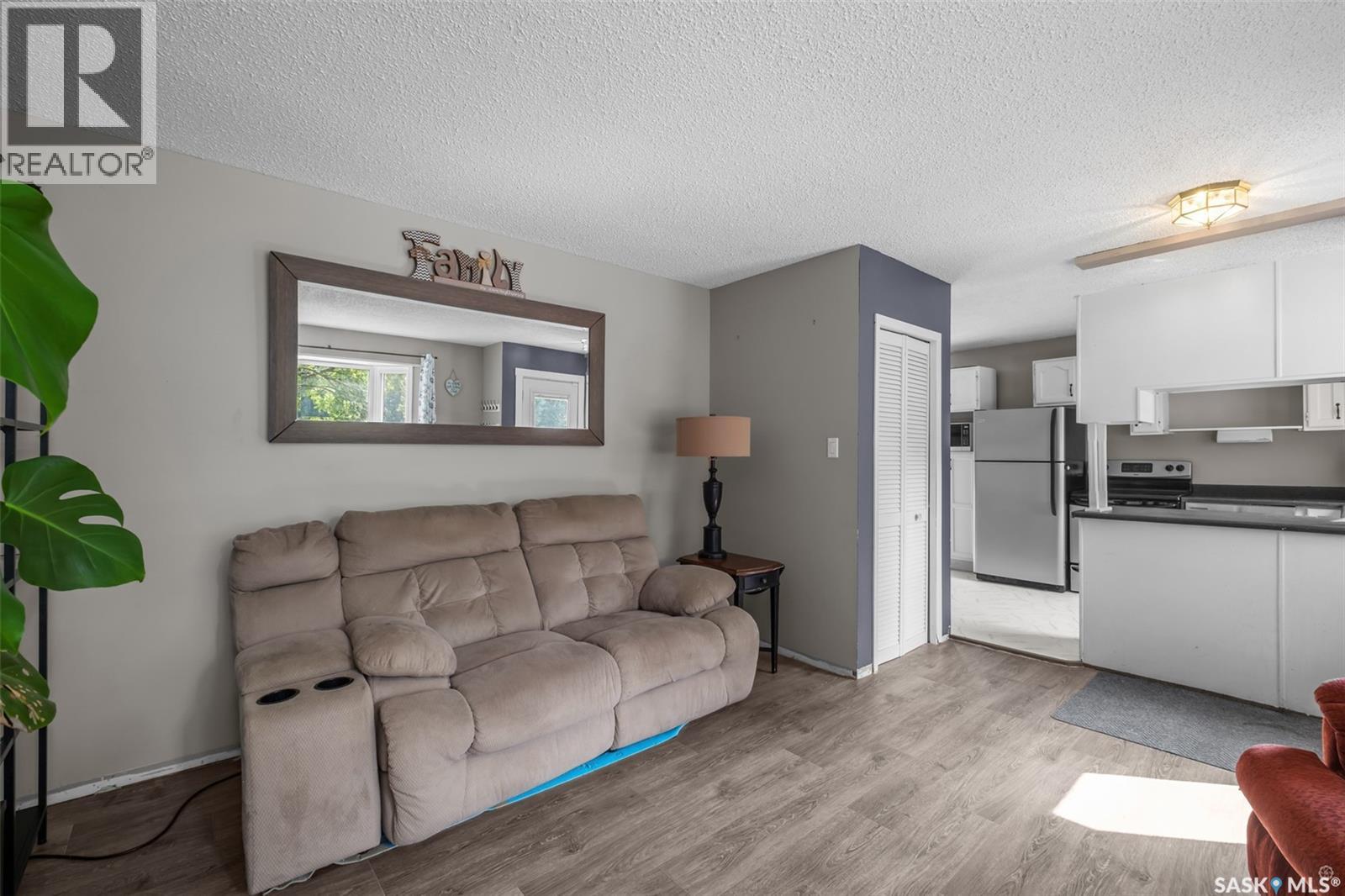 209 Macdowall Crescent, Prince Albert, Saskatchewan  S6V 6N4 - Photo 4 - SK043422