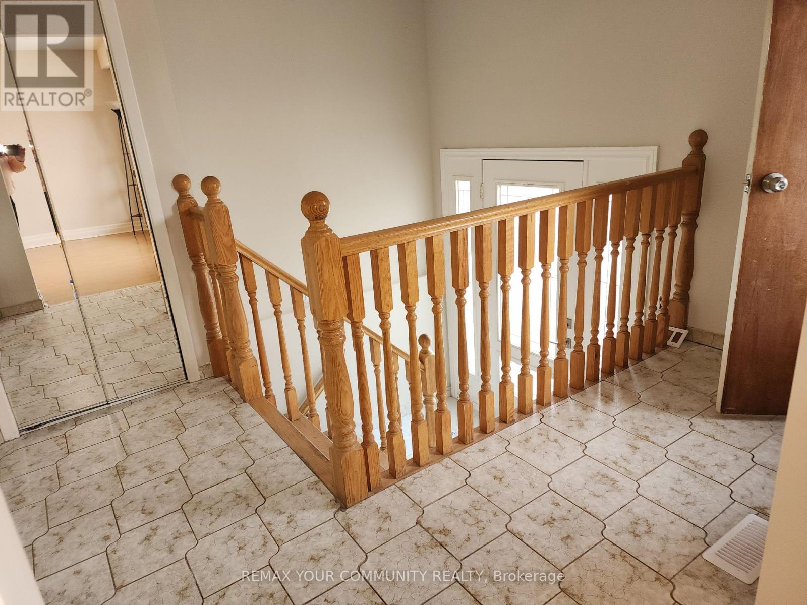 Main - 147 Albany Drive, Vaughan, Ontario  L4L 2X6 - Photo 5 - N13593352