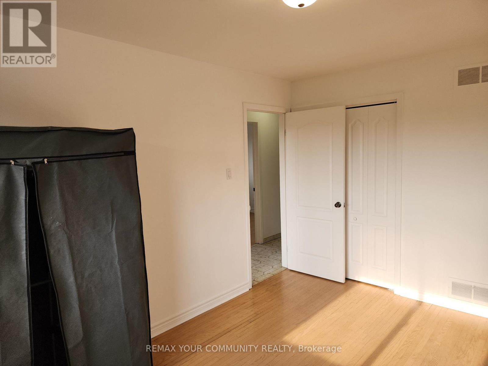 Main - 147 Albany Drive, Vaughan, Ontario  L4L 2X6 - Photo 12 - N13593352