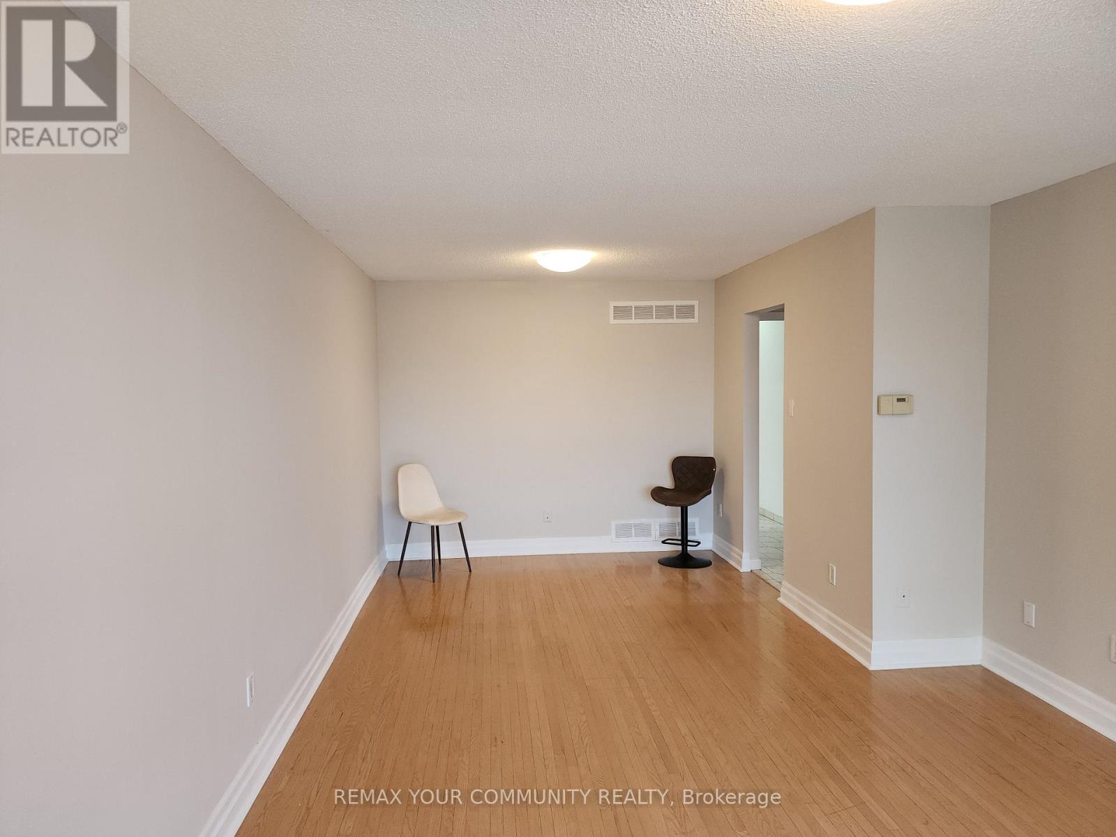 Main - 147 Albany Drive, Vaughan, Ontario  L4L 2X6 - Photo 7 - N13593352