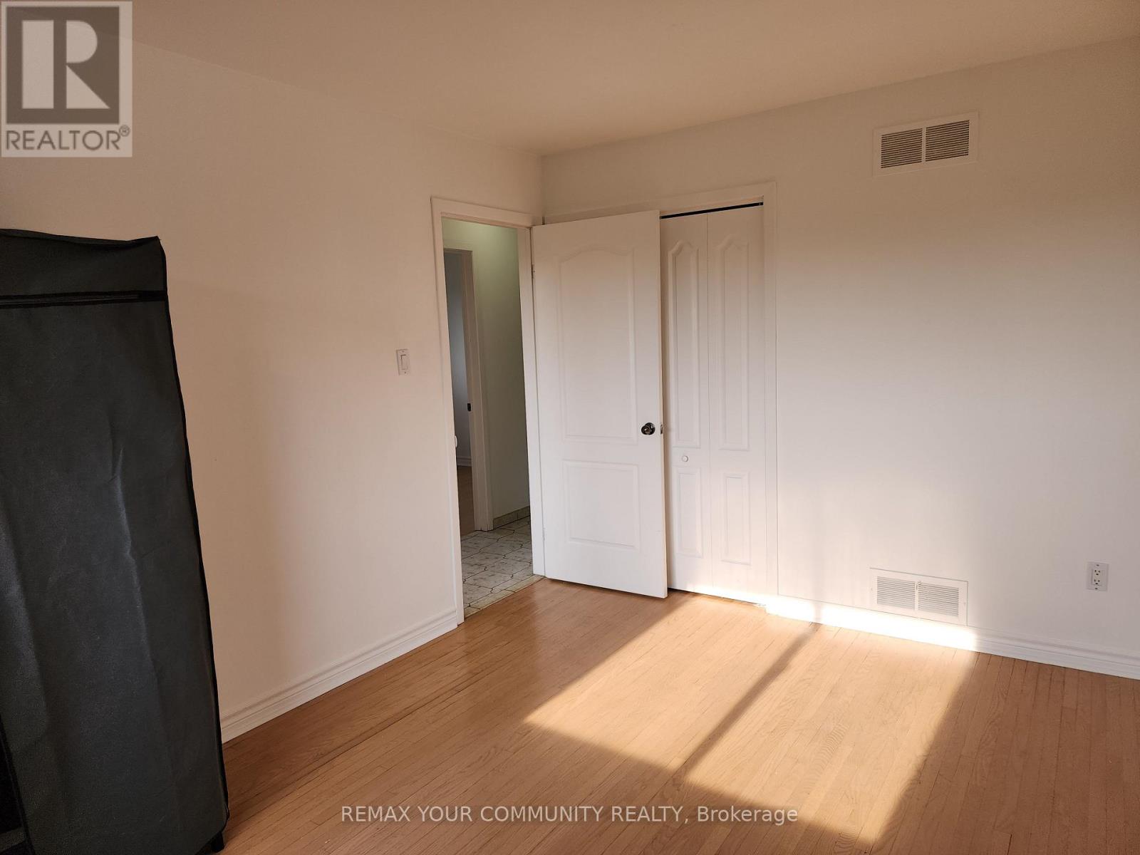 Main - 147 Albany Drive, Vaughan, Ontario  L4L 2X6 - Photo 10 - N13593352