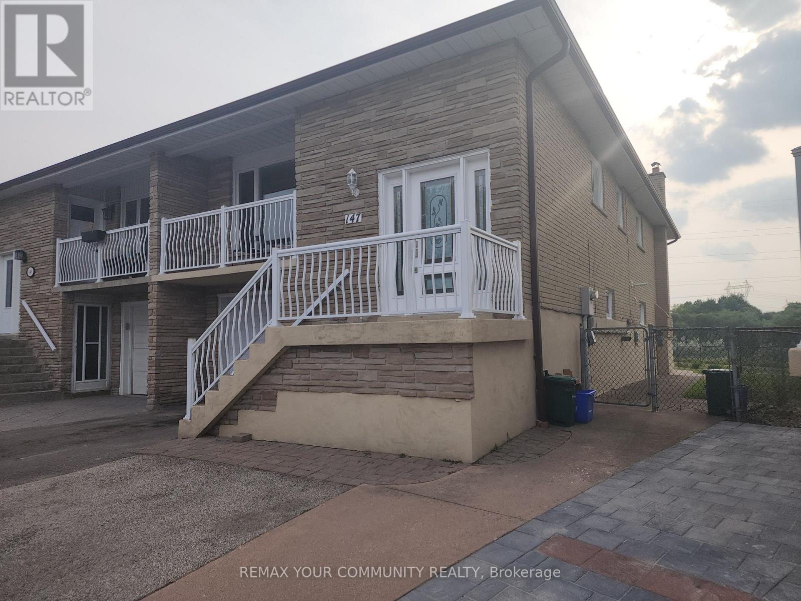 Main - 147 Albany Drive, Vaughan, Ontario  L4L 2X6 - Photo 3 - N13593352