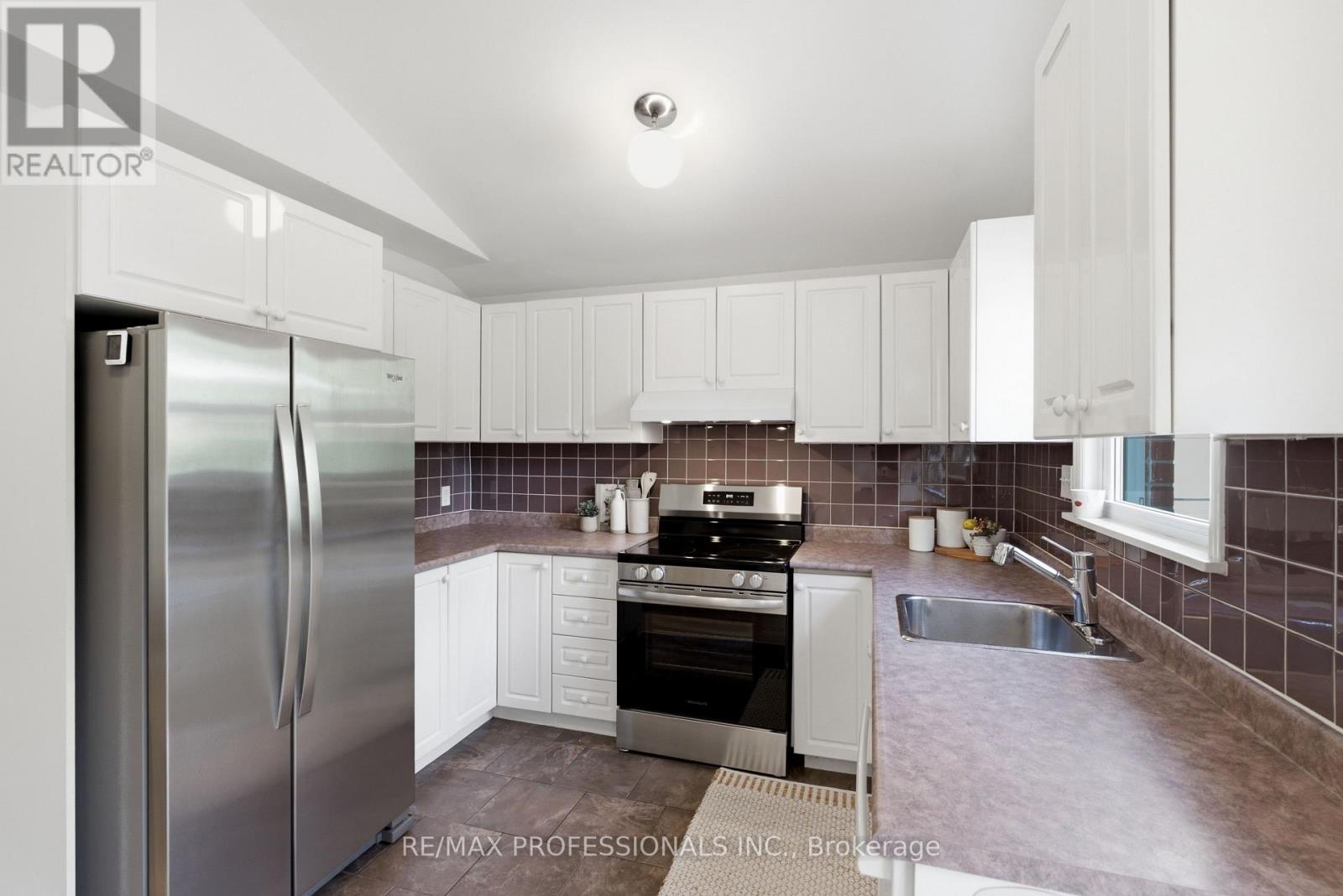 89 Glen Agar Drive, Toronto, Ontario  M9B 5M3 - Photo 16 - W13594220