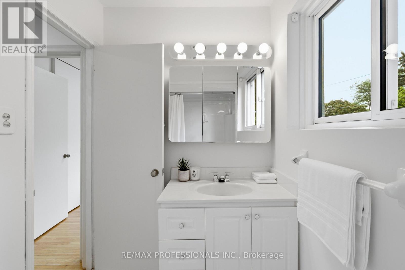 89 Glen Agar Drive, Toronto, Ontario  M9B 5M3 - Photo 25 - W13594220