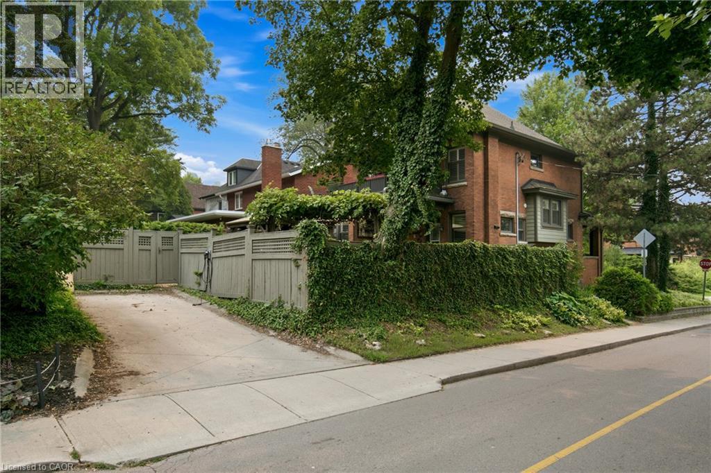 61 Mountain Avenue, Hamilton, Ontario  L8P 4G3 - Photo 3 - 40849641