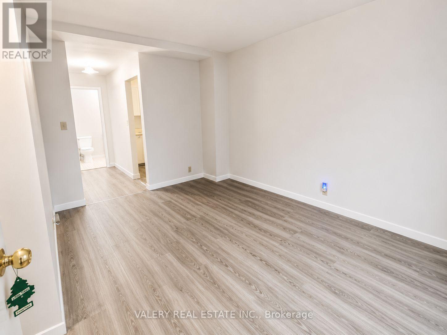 1099 Henry Ford Centre Dr Drive, Windsor, Ontario  N8Y 2T4 - Photo 14 - X13595362