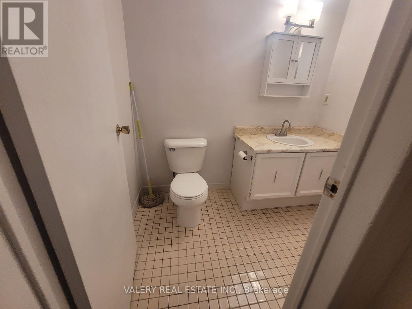 1099 Henry Ford Centre Dr Drive, Windsor, Ontario  N8Y 2T4 - Photo 8 - X13595362