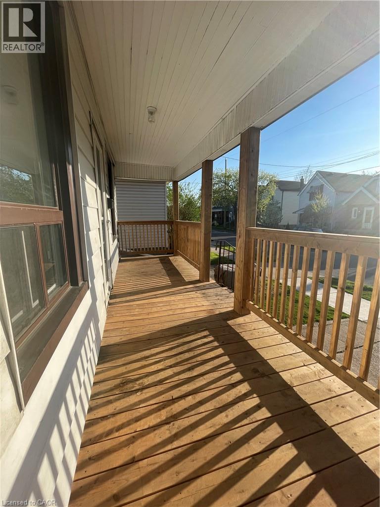 250 Weir Street N, Hamilton, Ontario  L8H 5G3 - Photo 2 - 40849813