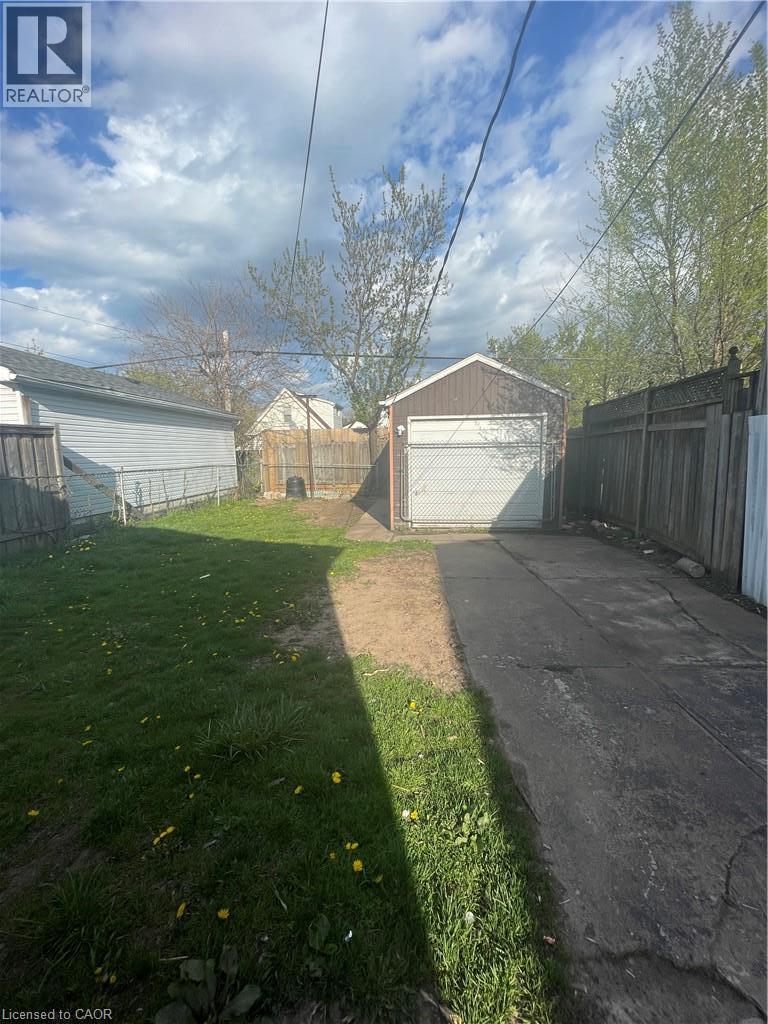 250 Weir Street N, Hamilton, Ontario  L8H 5G3 - Photo 3 - 40849813