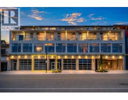 102 370 E ESPALANDE AVENUE, North Vancouver, British Columbia
