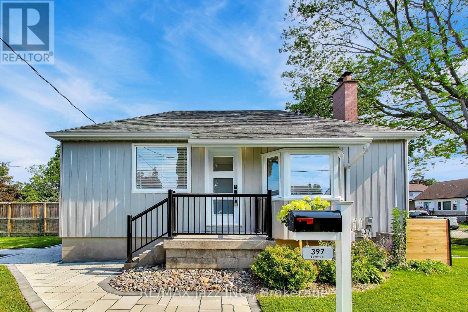 397 Beverly Street, Oshawa, Ontario  L1G 1P8 - Photo 1 - E13595480