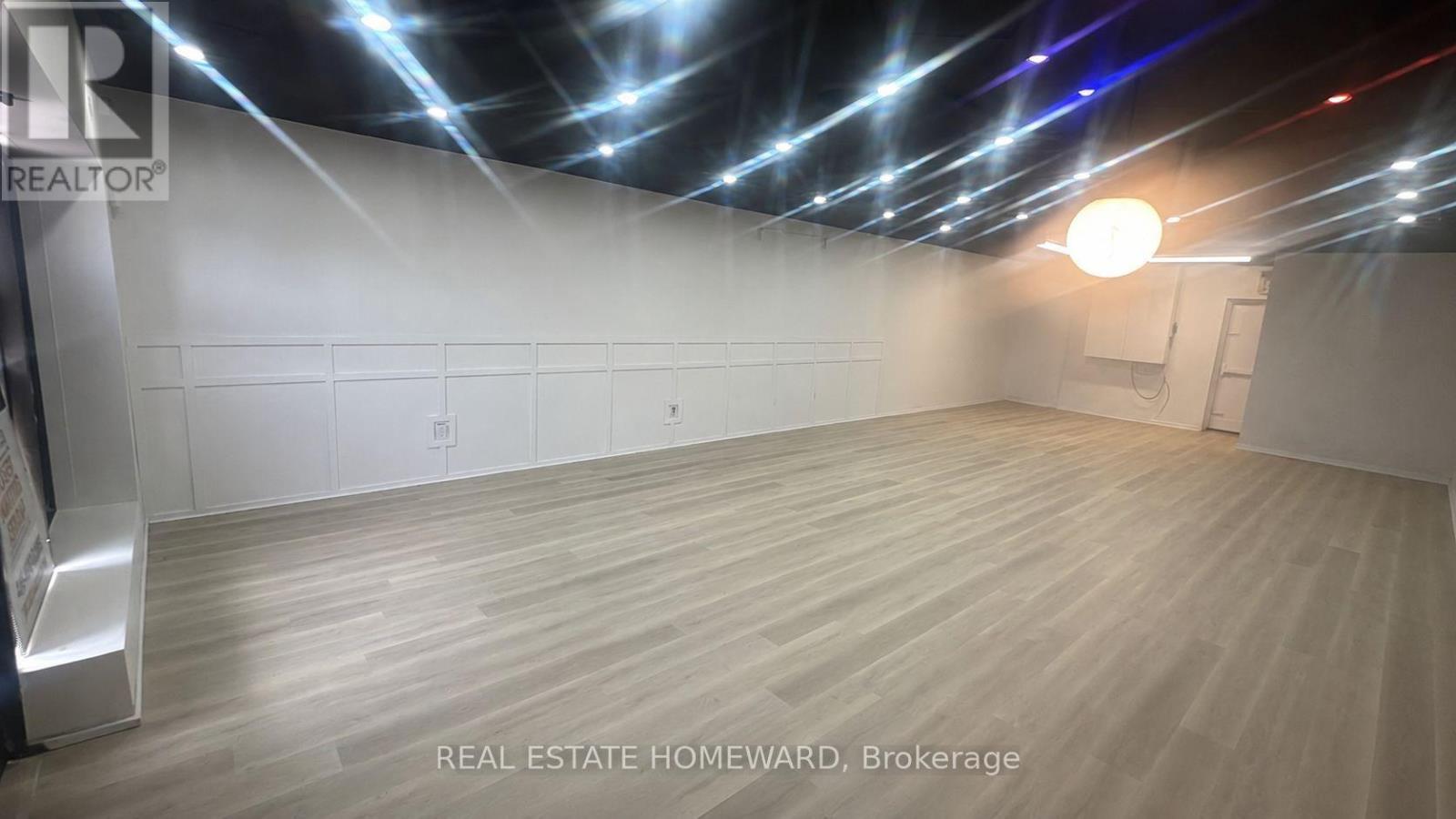 #4 - 3095 Eglinton Avenue E, Toronto, Ontario  M1J 2E9 - Photo 3 - E13595400