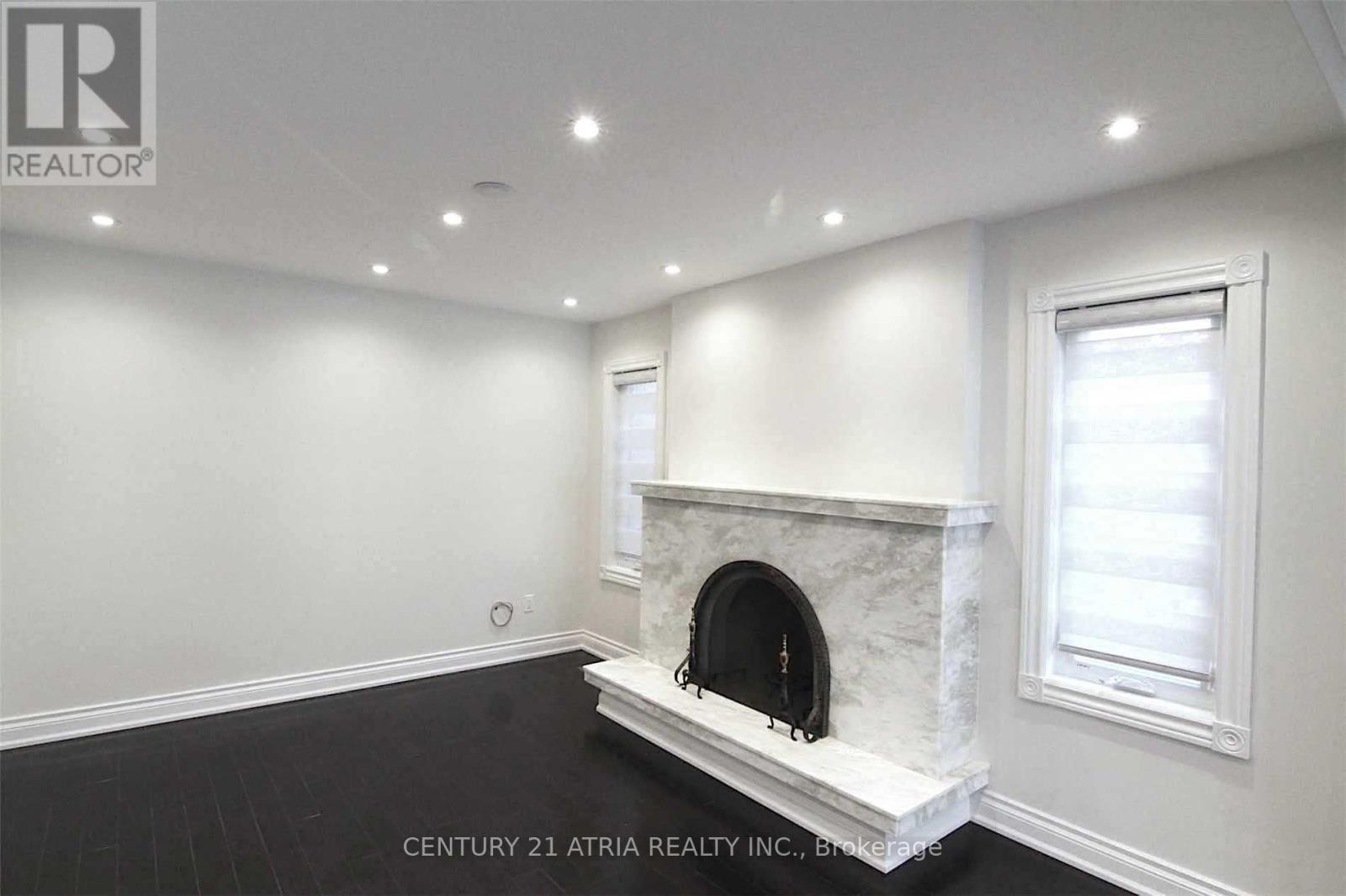 40 Alanbull Square, Toronto, Ontario  M1V 4M1 - Photo 3 - E13595422