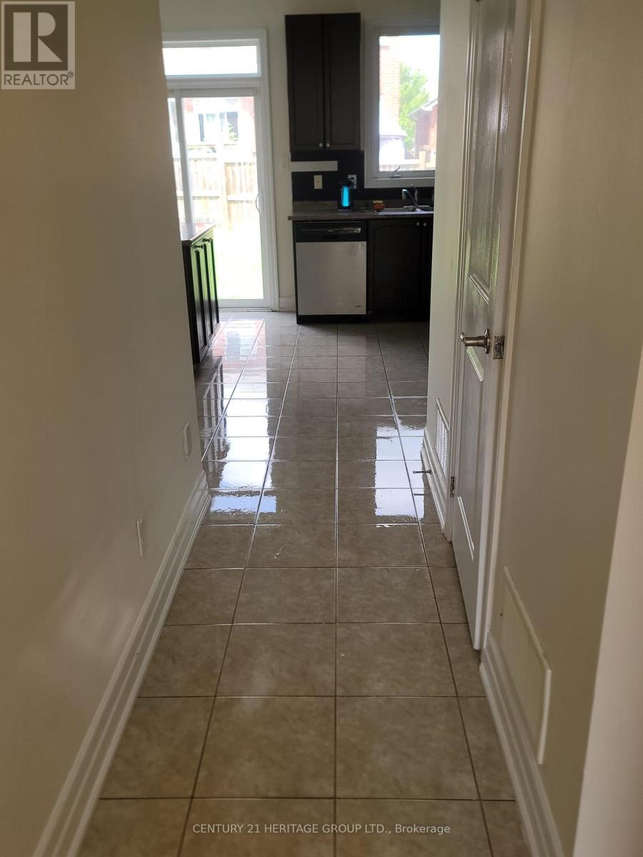 12 Bardawill Avenue, Georgina, Ontario  L4P 0B7 - Photo 4 - N13595410