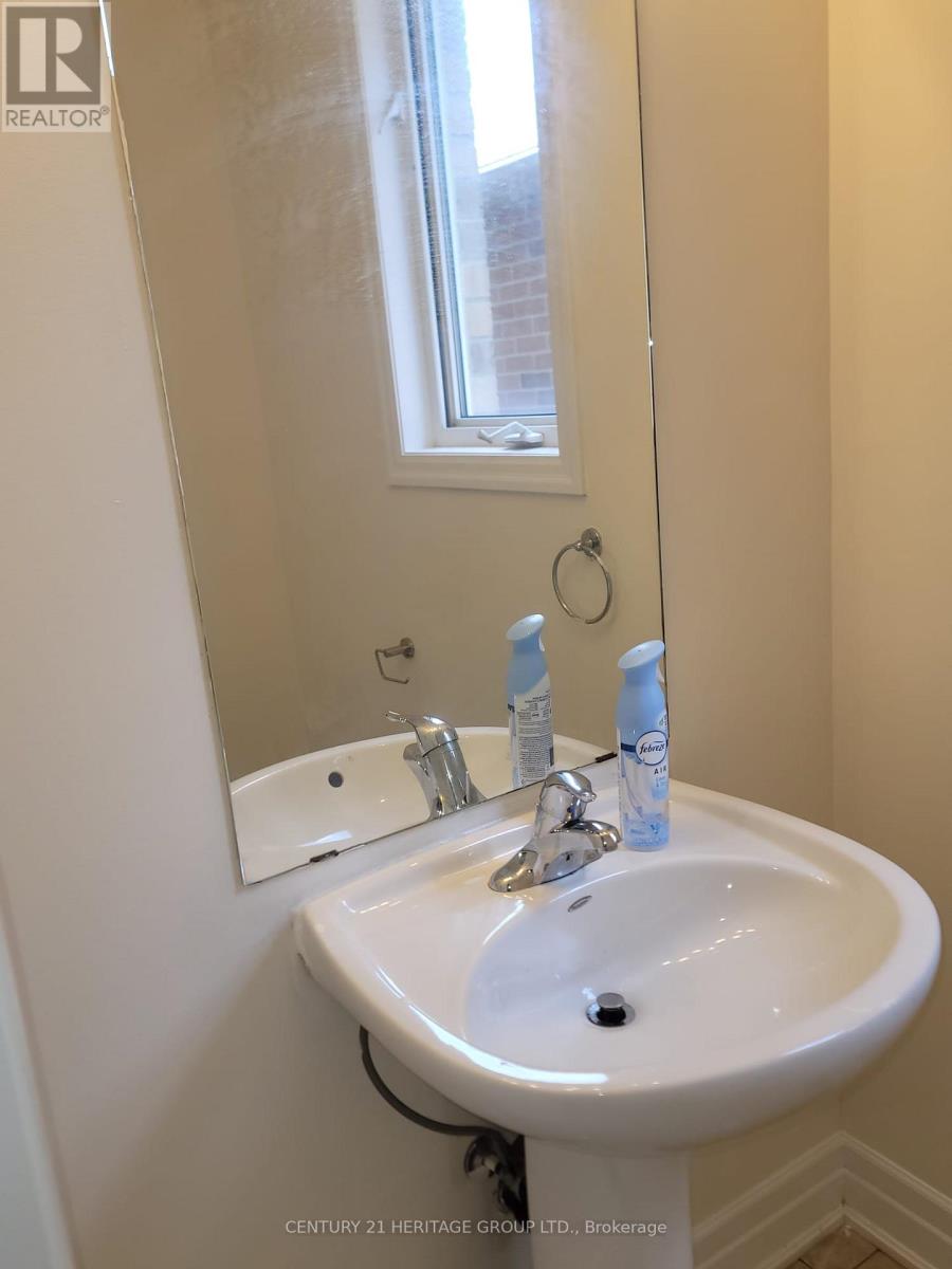 12 Bardawill Avenue, Georgina, Ontario  L4P 0B7 - Photo 6 - N13595410