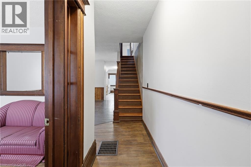 463 East Main Street, Welland, Ontario  L3B 3X7 - Photo 7 - 40841890