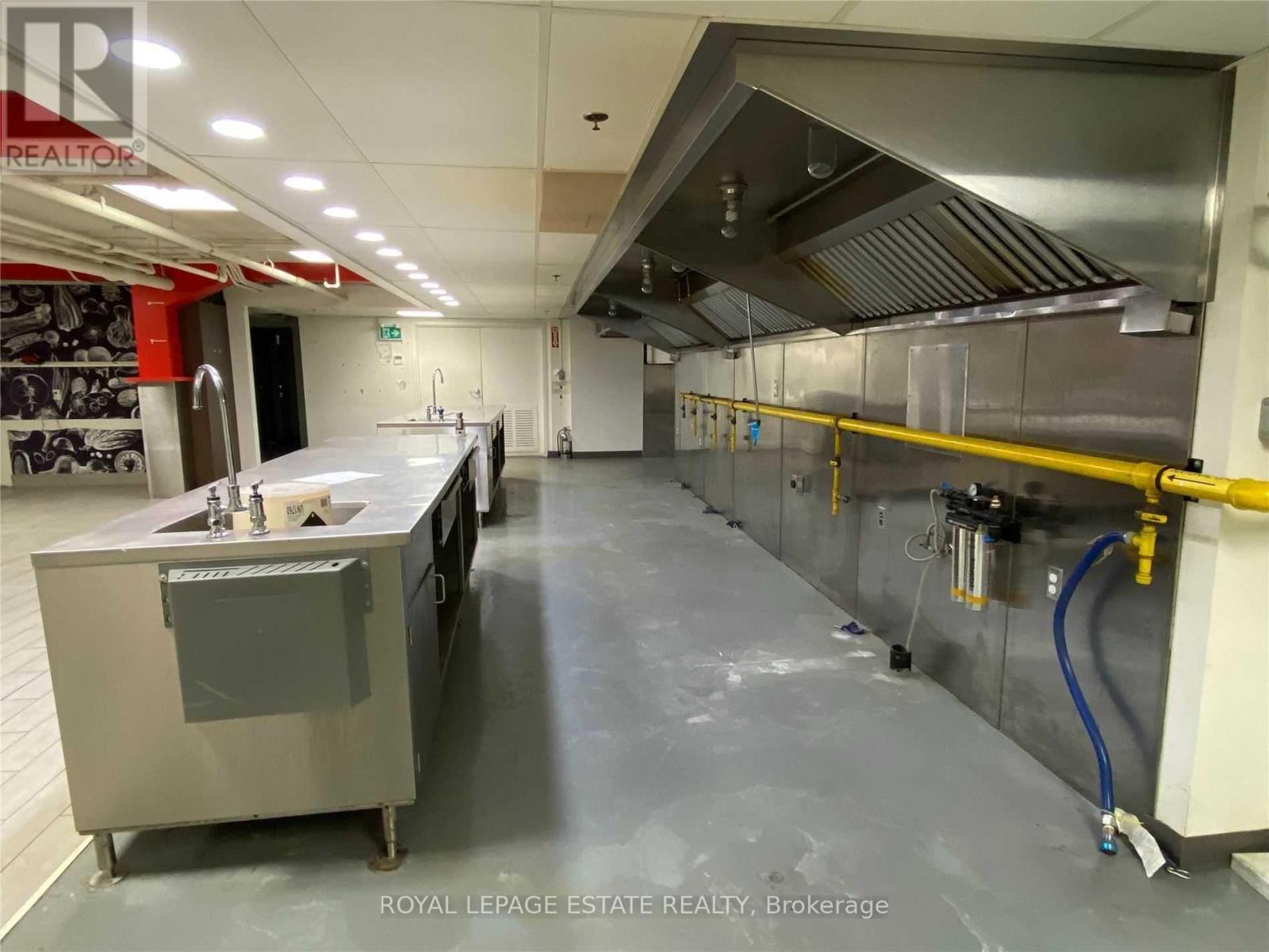 Lower - 4894-4896 Dundas Street W, Toronto, Ontario M9A 1B5 - Photo 2 - W13595404