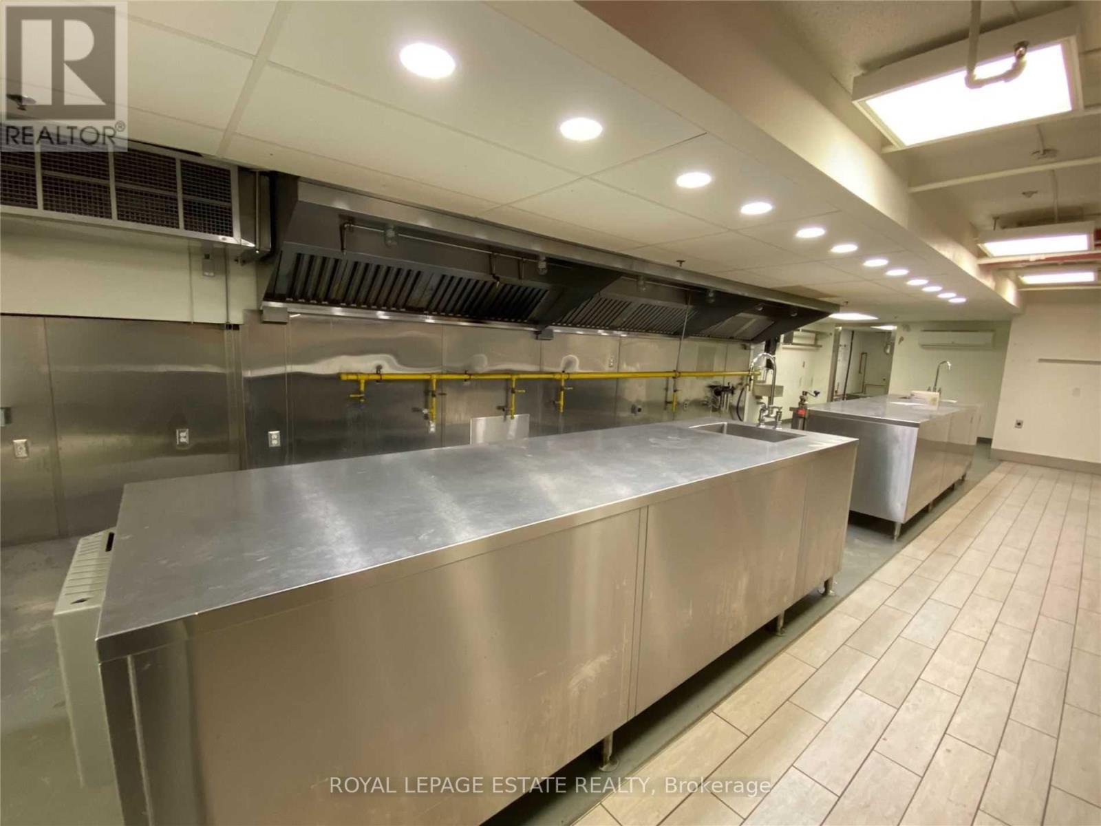Lower - 4894-4896 Dundas Street W, Toronto, Ontario M9A 1B5 - Photo 3 - W13595404