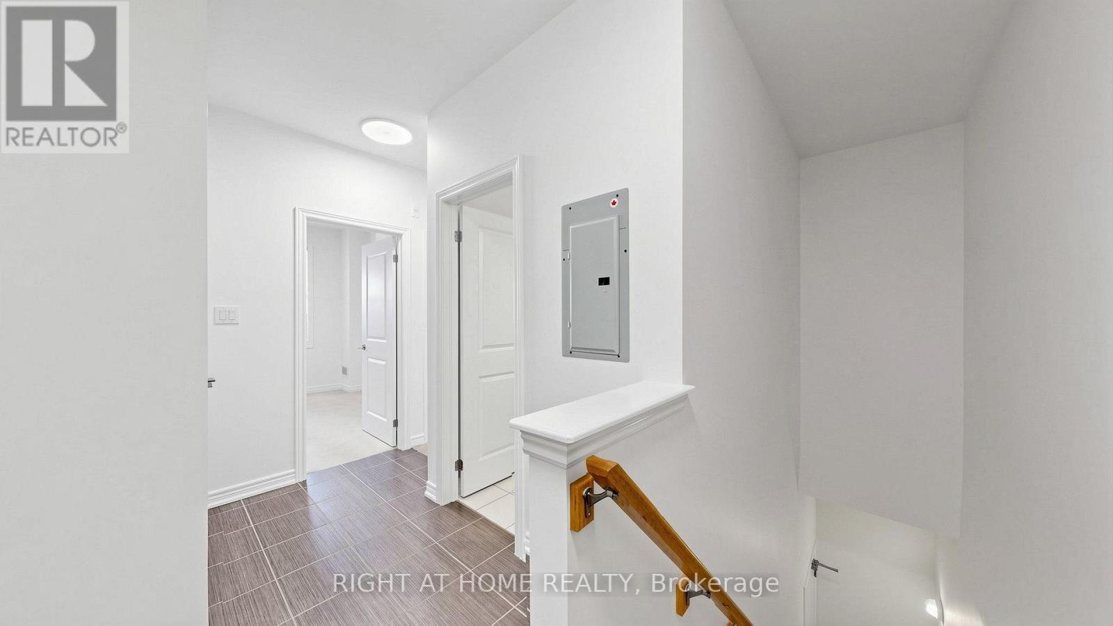 205 - 2333 Sawgrass Drive, Oakville (Ro River Oaks), Ontario  L6H 0L2 - Photo 4 - W13595408