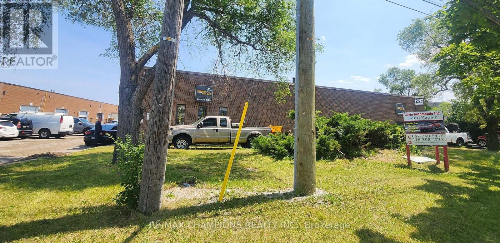 10 - 227 Advance Boulevard, Brampton, Ontario  L6T 4J2 - Photo 2 - W13595434