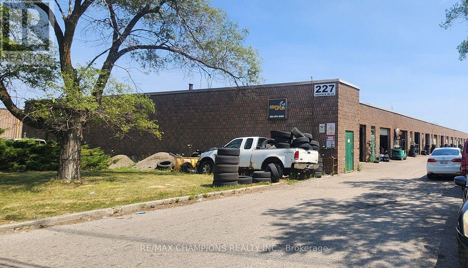 11 - 227 ADVANCE BOULEVARD, Brampton, Ontario