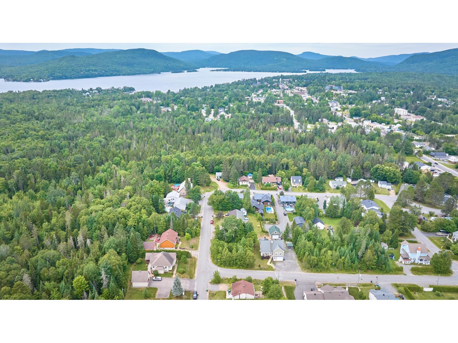 Rue des Bois Saint-Donat Quebec Canada J0T2C0 5