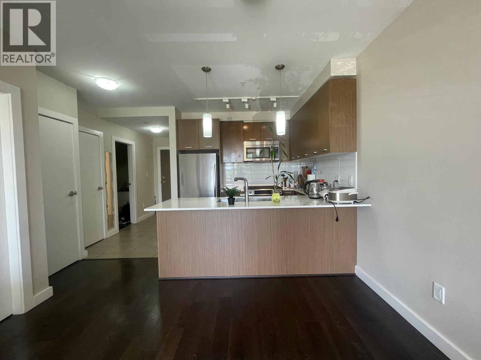 209 1182 W 16th Street, North Vancouver, British Columbia  V7P 0B3 - Photo 3 - R3098567