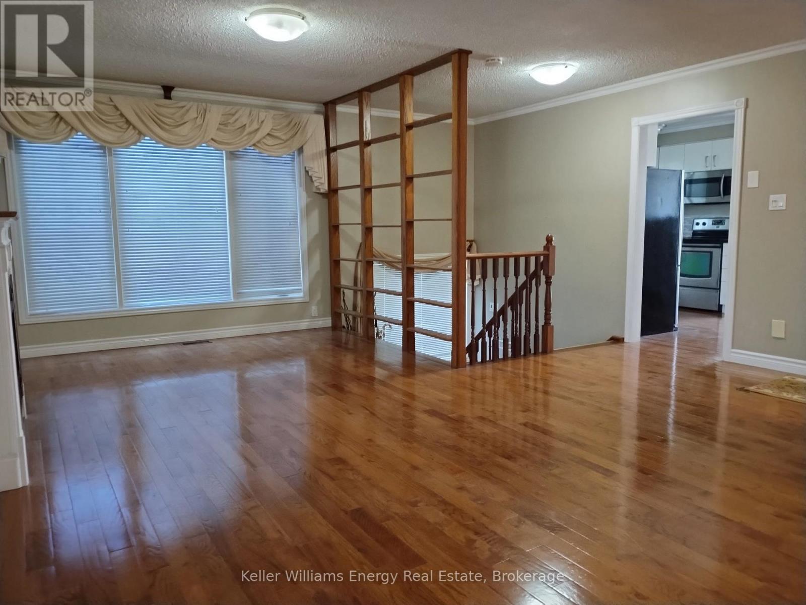 111 Limerick Street, Oshawa (Vanier), Ontario L1J 7A8 - Photo 8 - E13555078