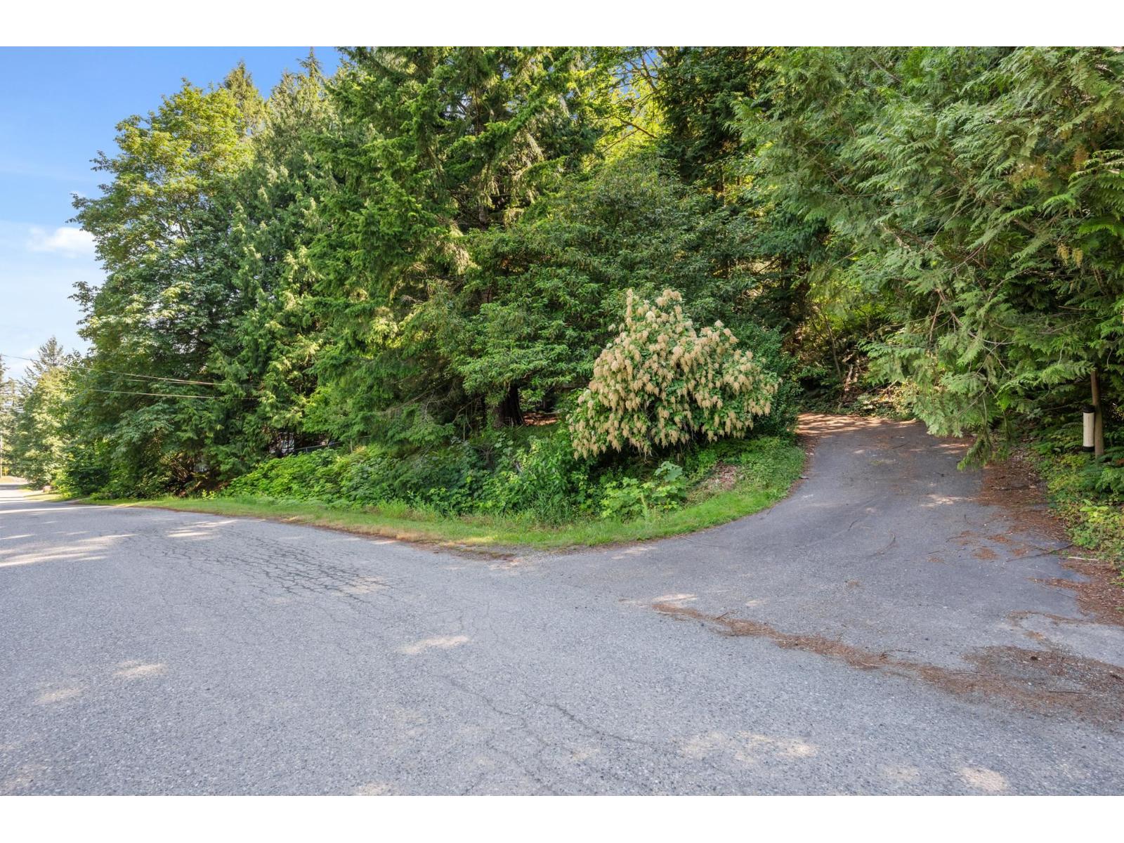 3680 Vance Road, Cultus Lake East, Cultus Lake, British Columbia  V2R 5A6 - Photo 3 - R3149167