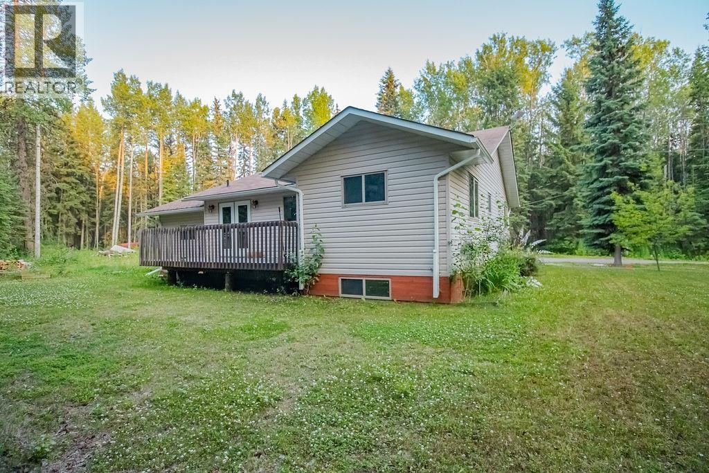 2046 Goetjen Road, Fort St. James, British Columbia  V0J 1P0 - Photo 2 - R3148086