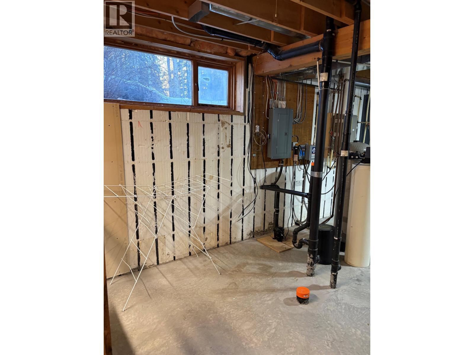 2046 Goetjen Road, Fort St. James, British Columbia  V0J 1P0 - Photo 16 - R3148086
