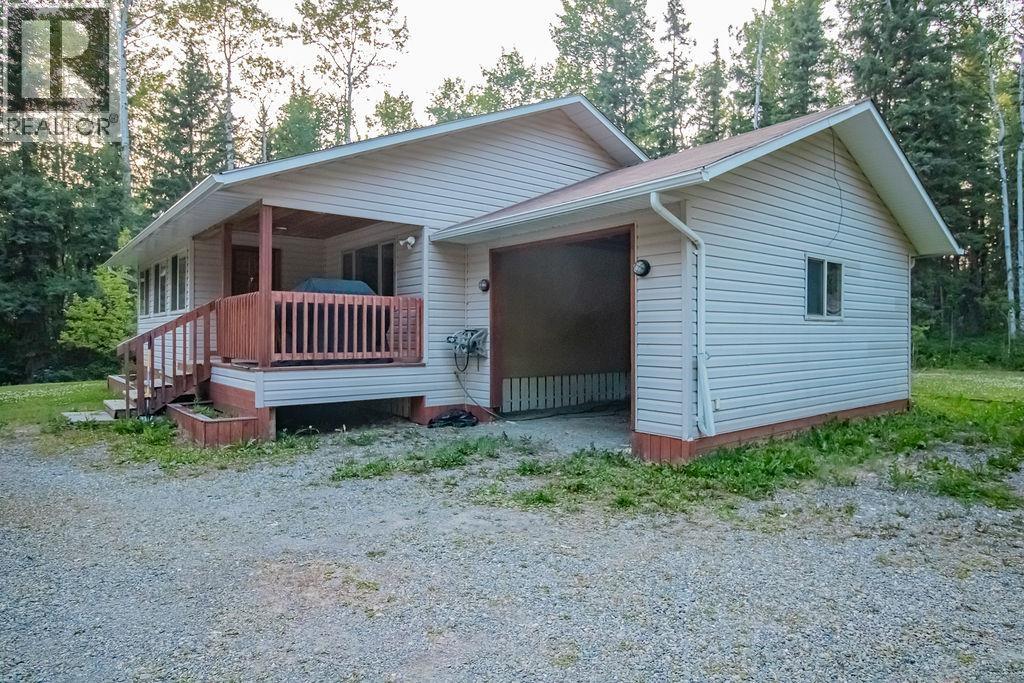2046 Goetjen Road, Fort St. James, British Columbia  V0J 1P0 - Photo 3 - R3148086