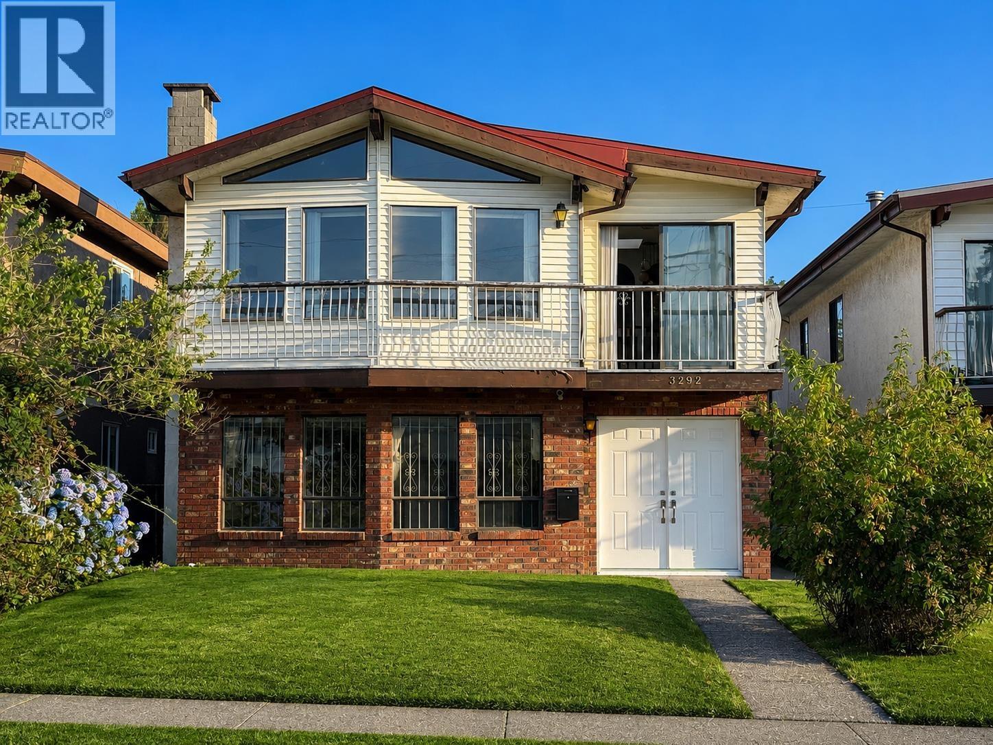 3292 E 43RD AVENUE, Vancouver, British Columbia