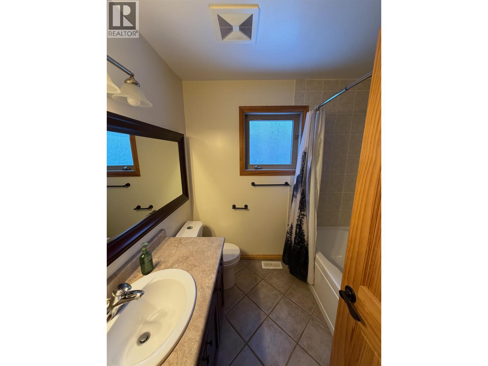 2046 Goetjen Road, Fort St. James, British Columbia  V0J 1P0 - Photo 12 - R3148086
