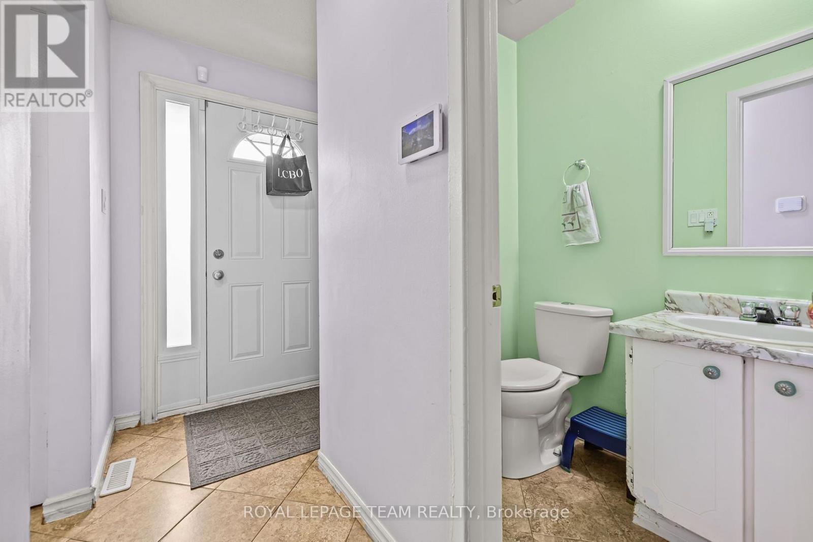 11e Foxhill Way, Ottawa, Ontario  K2J 1P3 - Photo 3 - X13595524