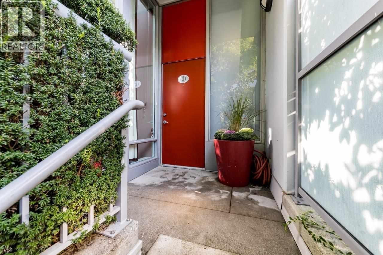 121 W WEST GEORGIA STREET