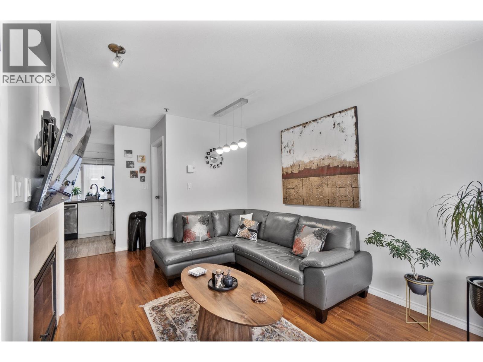 2106 Yew Street, Vancouver, British Columbia  V6K 3G7 - Photo 3 - R3149142