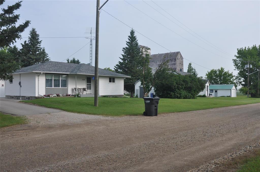 108 Allan Street, Oakburn, Manitoba  R0J 1L0 - Photo 1 - 202617299