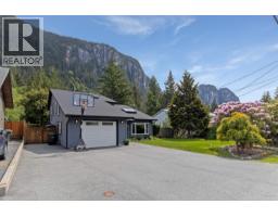 38582 WESTWAY AVENUE, Squamish, British Columbia