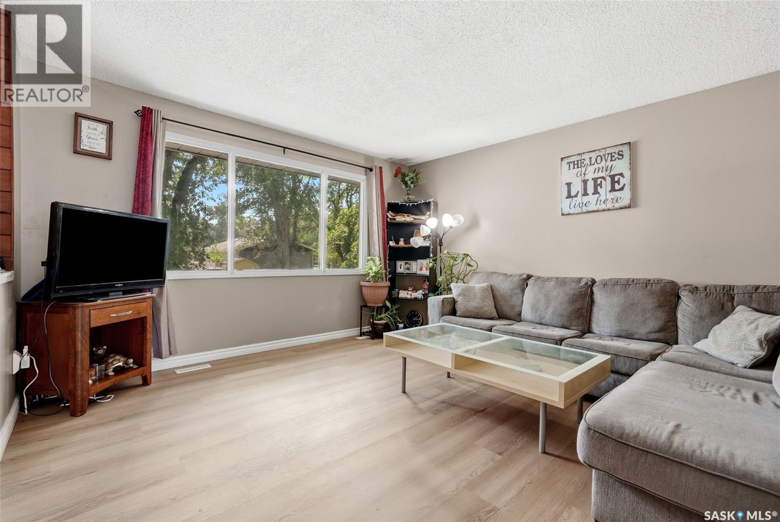 47 Symons Place, Regina, Saskatchewan  S4X 1M7 - Photo 5 - SK043438