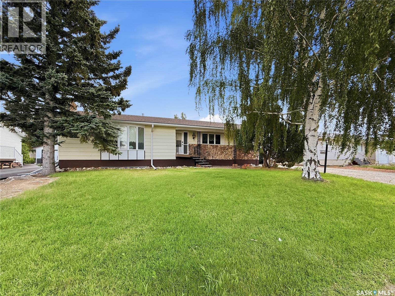 512 1st STREET N, cabri, Saskatchewan