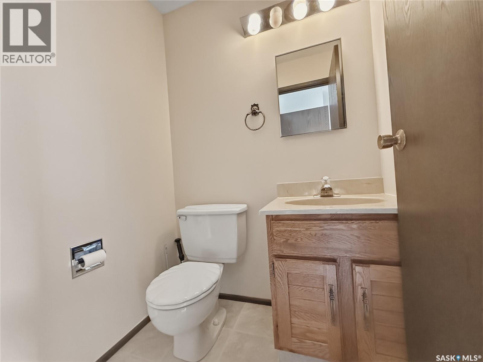 512 1st Street N, Cabri, Saskatchewan  S0N 0J0 - Photo 21 - SK043337