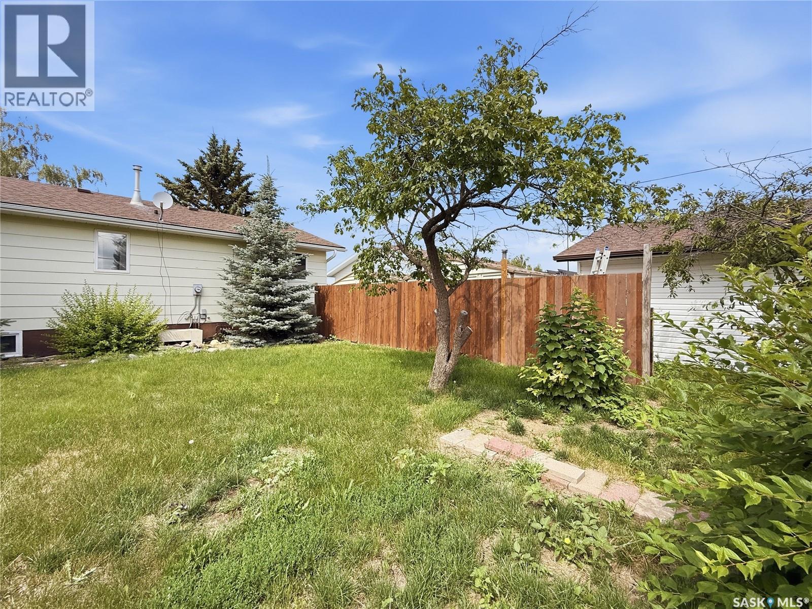 512 1st Street N, Cabri, Saskatchewan  S0N 0J0 - Photo 42 - SK043337