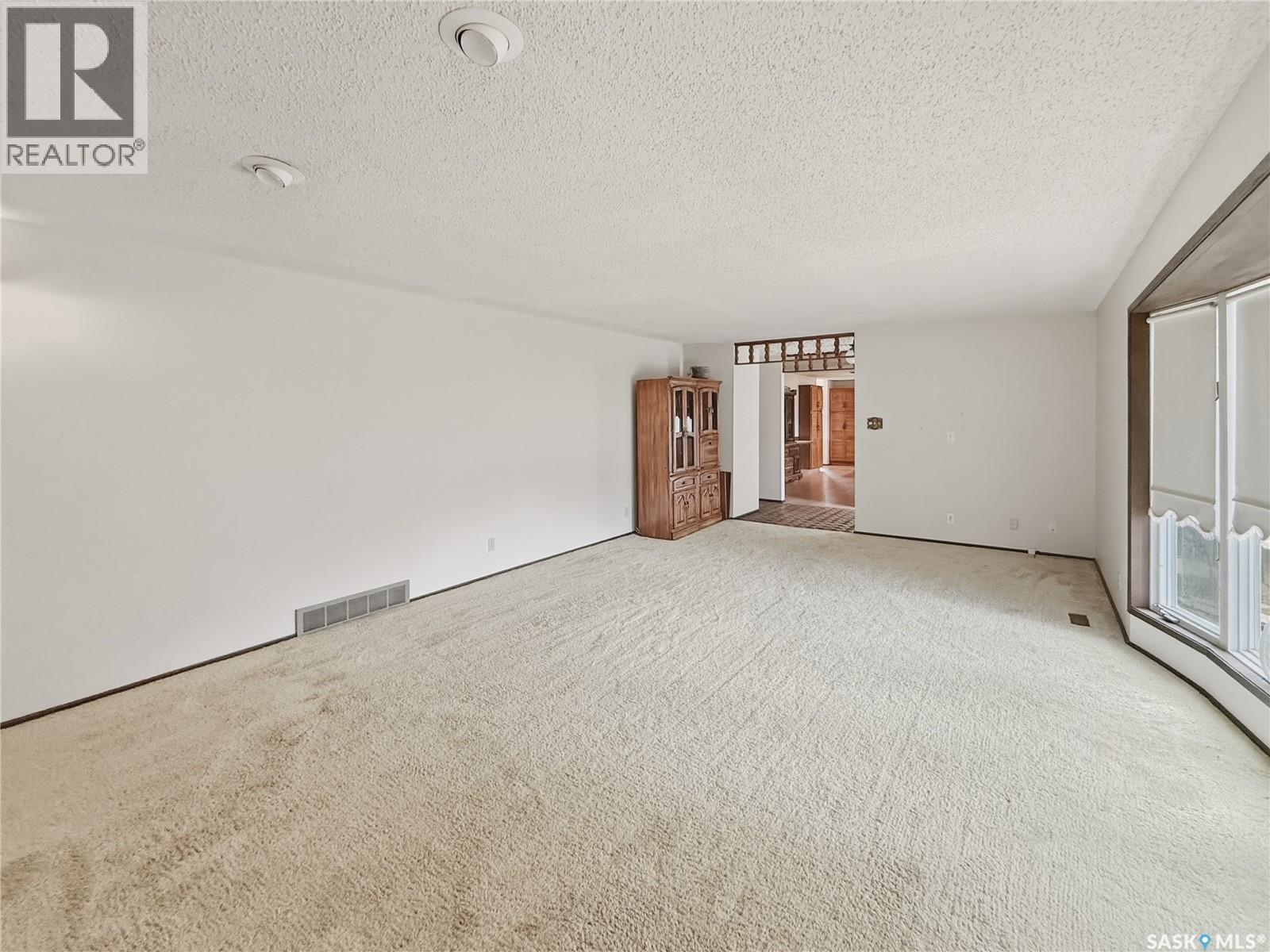 512 1st Street N, Cabri, Saskatchewan  S0N 0J0 - Photo 6 - SK043337